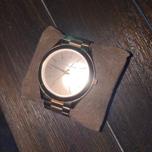 Rose gold Michael Kors watch - Picture 6 of 9